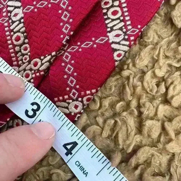 Handcrafted Maroon Patterned Tie by Gordon - Picture 4 of 5